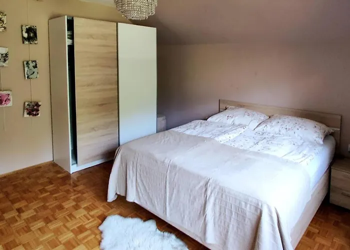 Cozy 3br Alpine House 펜션