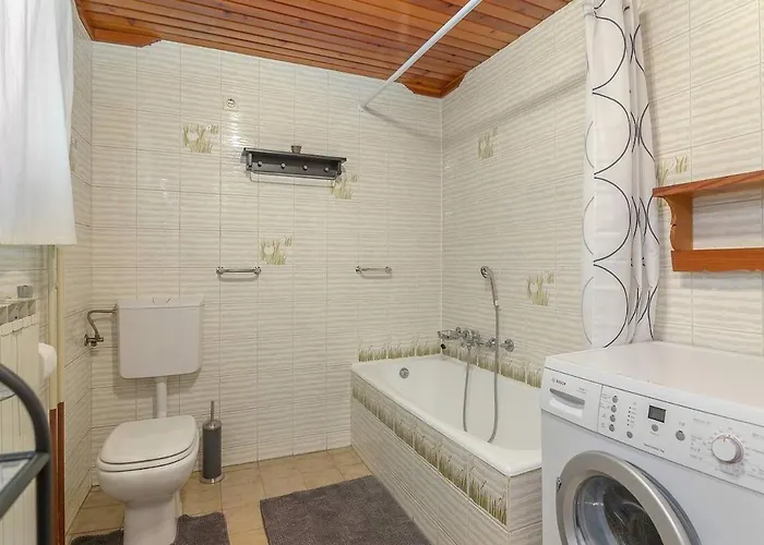 Cozy 3br Alpine House 펜션 고즈드마툴렉